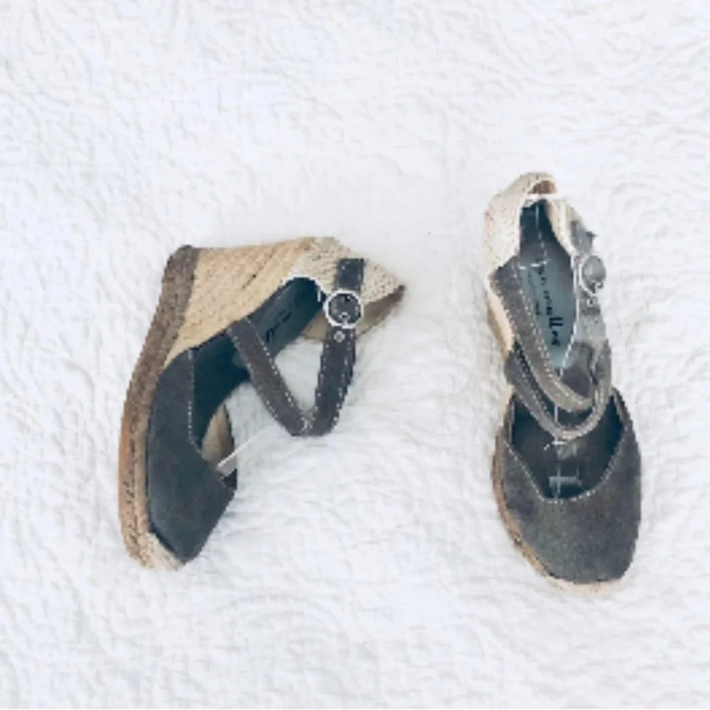 Bettye Muller Espadrille Wedge Heels size 38 made in Spain